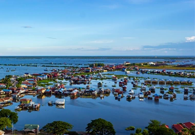 Naviguer sur le lac Tonlé Sap